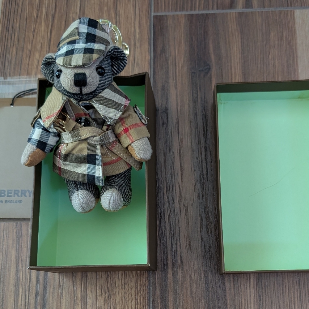 NEW w/TAGS  BURBERRY Cashmere Thomas Bear Trench Coat/Hat Key Chain-Purse Clip